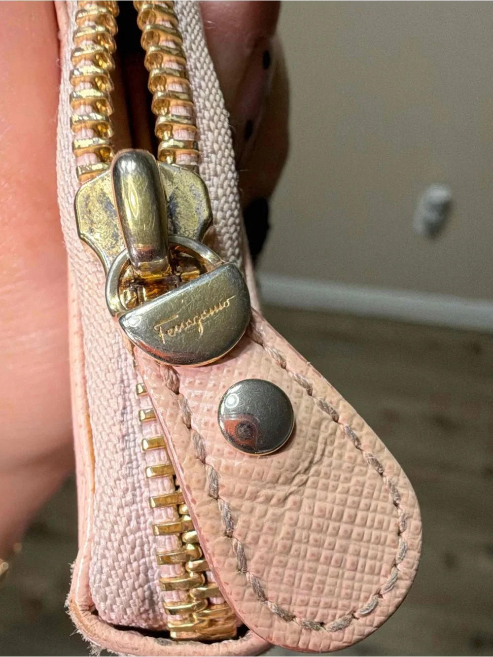 Salvatore Ferragamo Light Pink Bow Zip-Around Wallet with COA